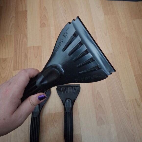 Set Of 3 Ice Scrapers - Picture 3 of 8